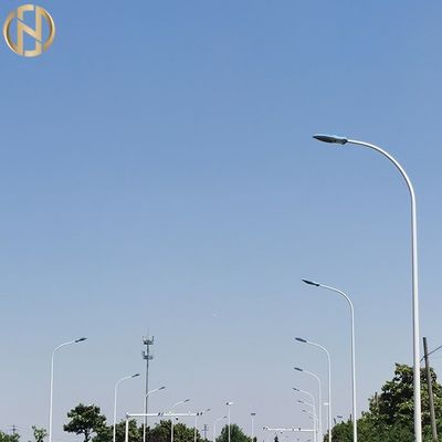 Cột ánh sáng hình bát giác chính xác cao 12m Độ bền cao cho chiếu sáng khu vực