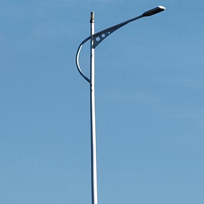 Hot Dip Galvanized Steel Street Light Pole cho các giải pháp chiếu sáng ngoài trời có thể tùy chỉnh trong hình dạng hình nón / đa giác / tròn