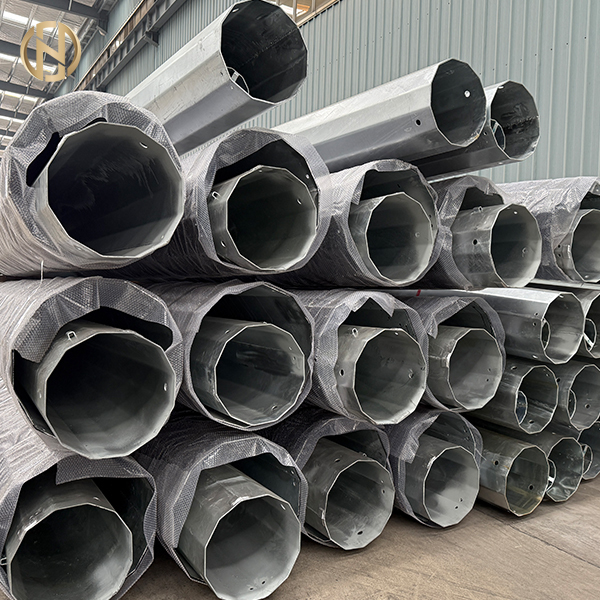 Cột điện đường dây truyền tải điện cao thế mạ kẽm nhúng nóng, thiết bị điện