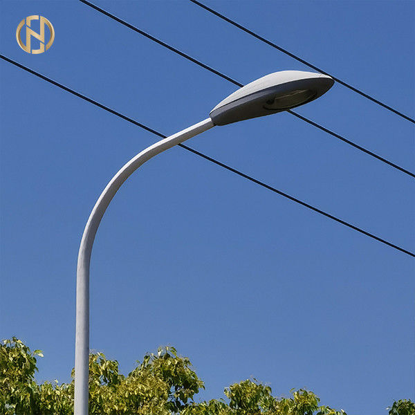 Cột ánh sáng đường phố 6-15M Cực nhẹ bằng thép chống ăn mòn với nhiều thiết kế