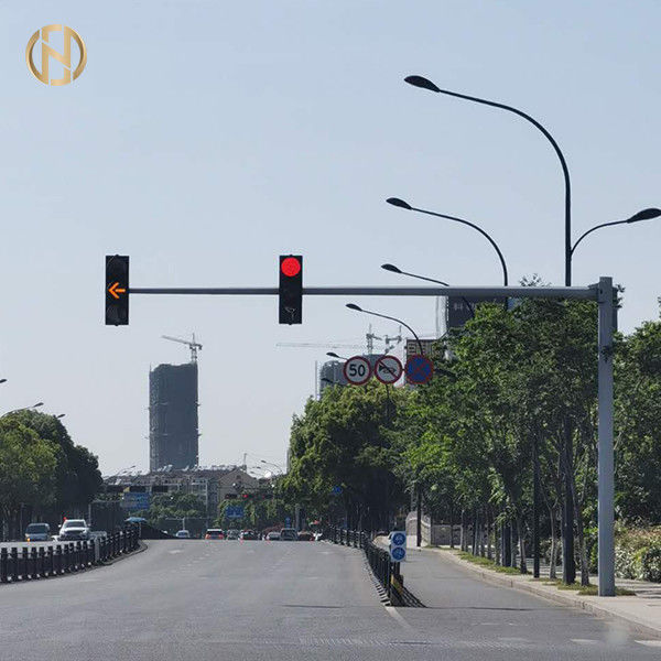Camera quan sát thép Q235B đăng 6M * 9M Hình dạng bát giác cho giao thông trong hình chữ L