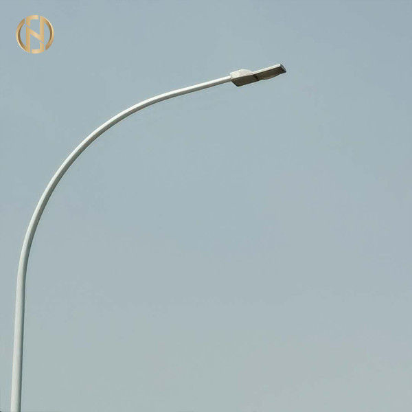 Double Arm Hot cán thép chiếu sáng cực chống gió được chứng nhận ISO 9001