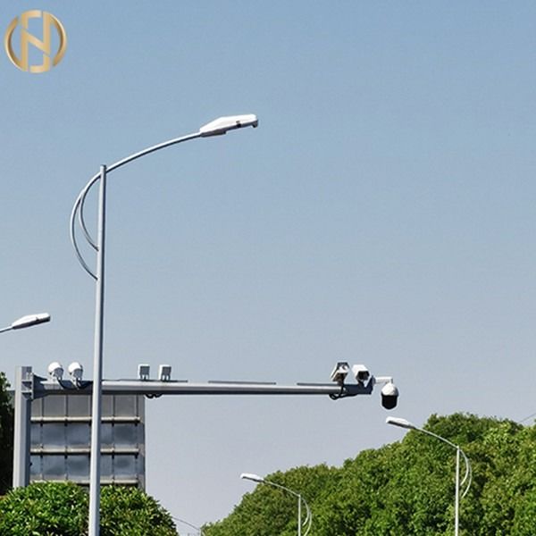 ASTM A123 Q345B LED Đèn đường cao tốc Trụ thẳng cánh tay