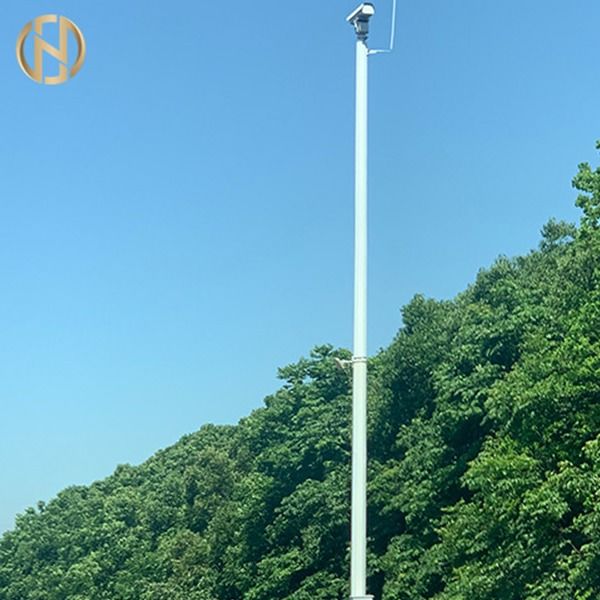 Mạ kẽm nhúng nóng Astm Gr65 7.8m Cantilever Traffic Light Pole